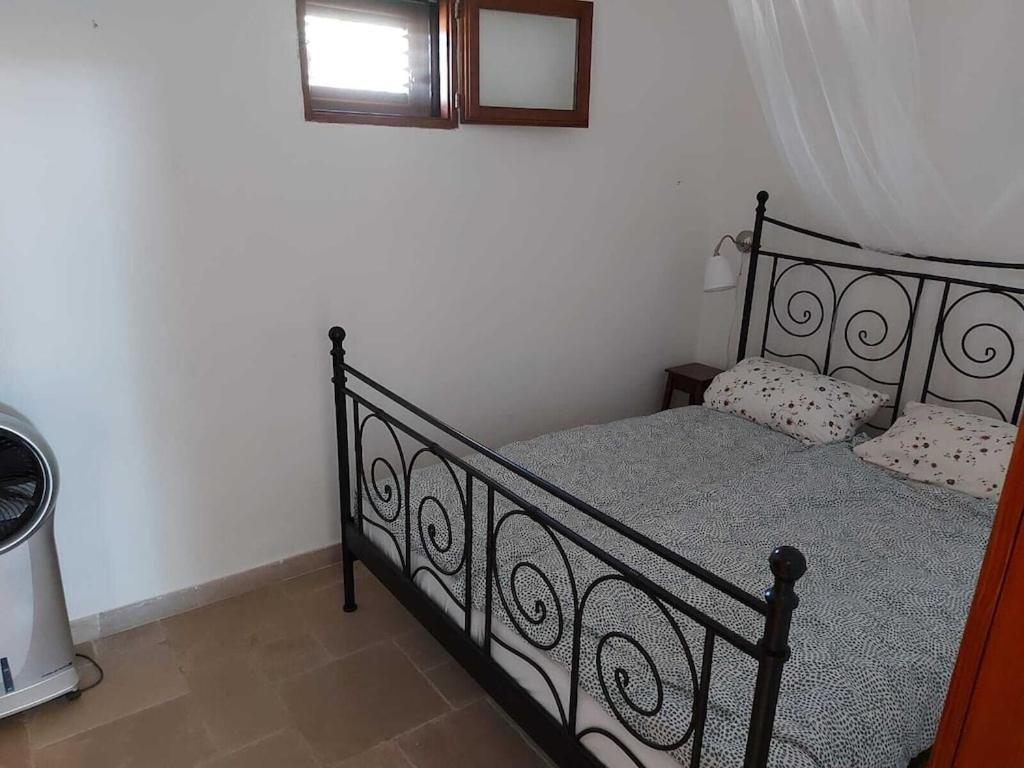 Casa Giuliveto - Charmantes Ferienhaus Mit Privatpool In Olivenhain Ostuni Eksteriør billede