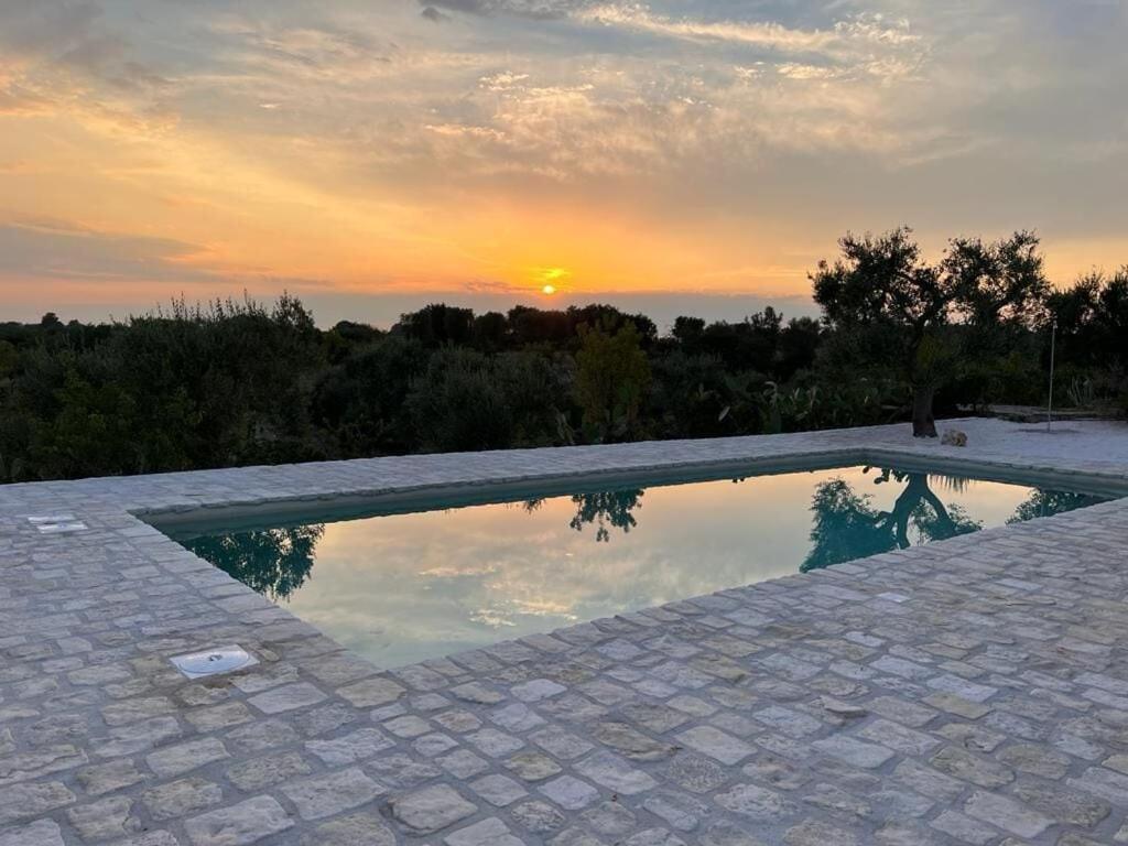 Casa Giuliveto - Charmantes Ferienhaus Mit Privatpool In Olivenhain Ostuni Eksteriør billede