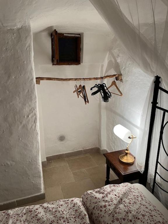 Casa Giuliveto - Charmantes Ferienhaus Mit Privatpool In Olivenhain Ostuni Eksteriør billede