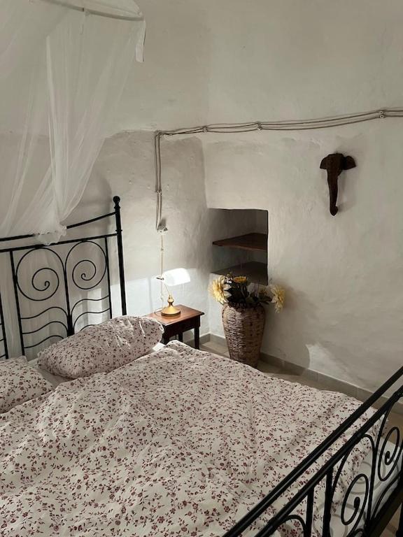 Casa Giuliveto - Charmantes Ferienhaus Mit Privatpool In Olivenhain Ostuni Eksteriør billede
