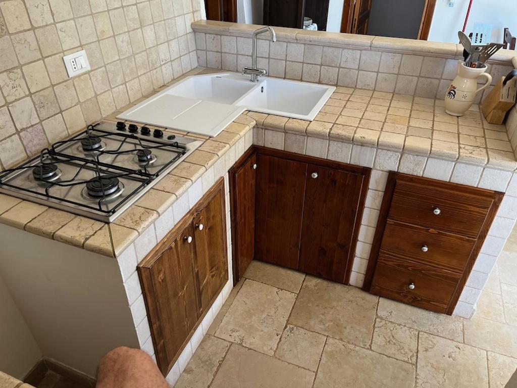 Casa Giuliveto - Charmantes Ferienhaus Mit Privatpool In Olivenhain Ostuni Eksteriør billede