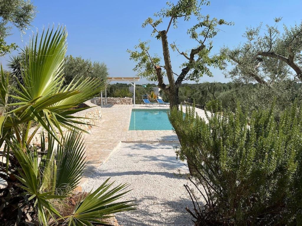 Casa Giuliveto - Charmantes Ferienhaus Mit Privatpool In Olivenhain Ostuni Eksteriør billede