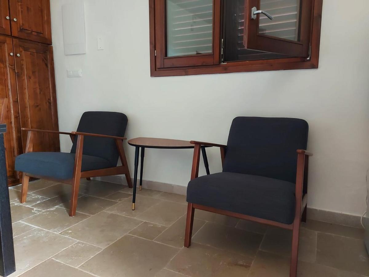 Casa Giuliveto - Charmantes Ferienhaus Mit Privatpool In Olivenhain Ostuni Eksteriør billede